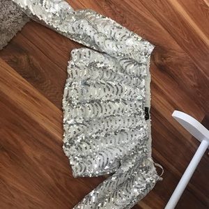 Women’s long sleeve sequin crop top